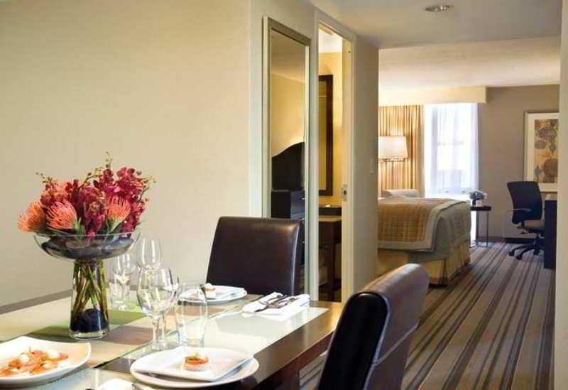סקוקי Doubletree By Hilton Hotel And Conference Center Chicago North Shore מראה חיצוני תמונה
